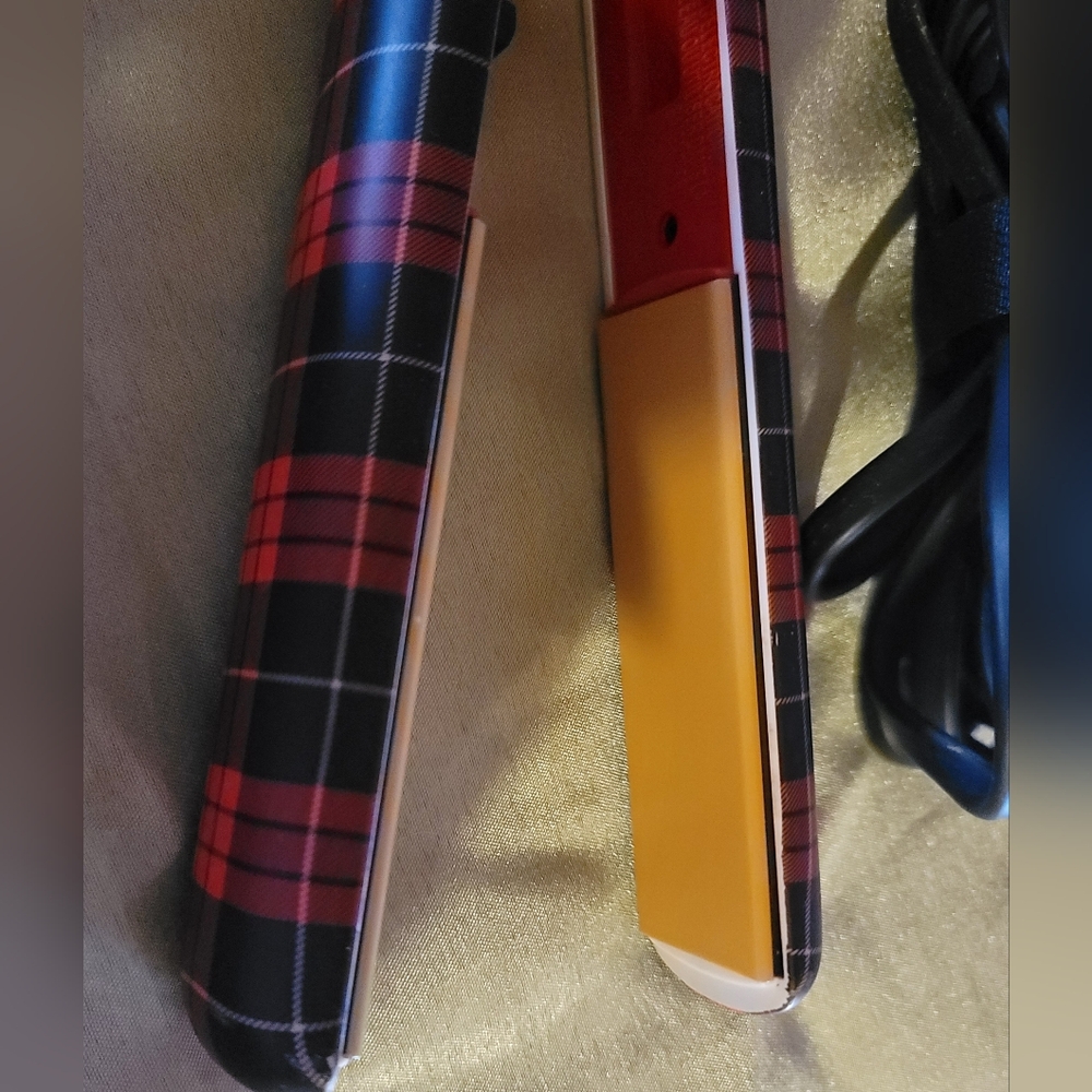 Limited Edition i.Chi Preppy Red Plaid With Original Case - Picture 5 of 16